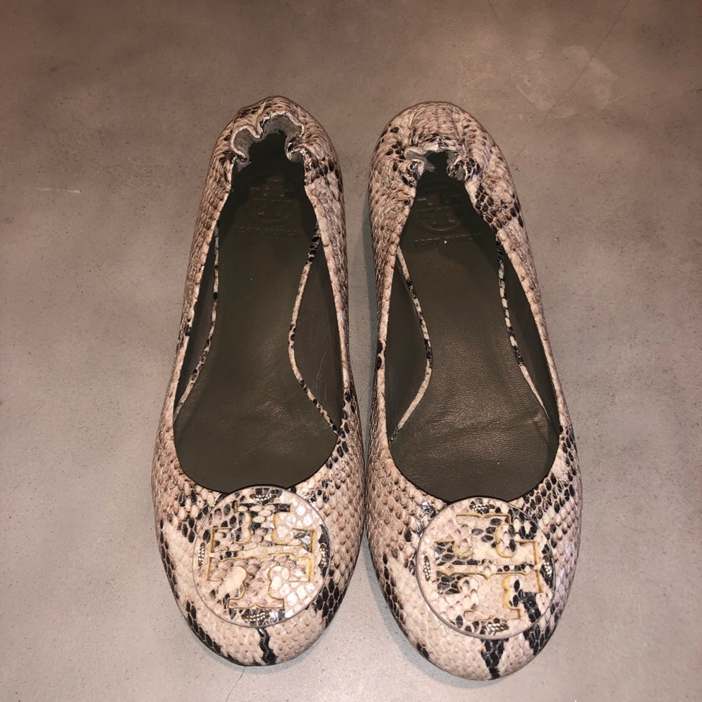 Tory Burch snakeskin flats sz 7